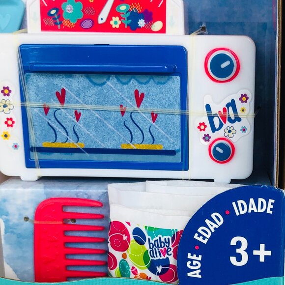 New in Box Baby Alive Snackin Treats Baby Doll With Curly Blonde Hair For Age 3+ - Picture 14 of 16